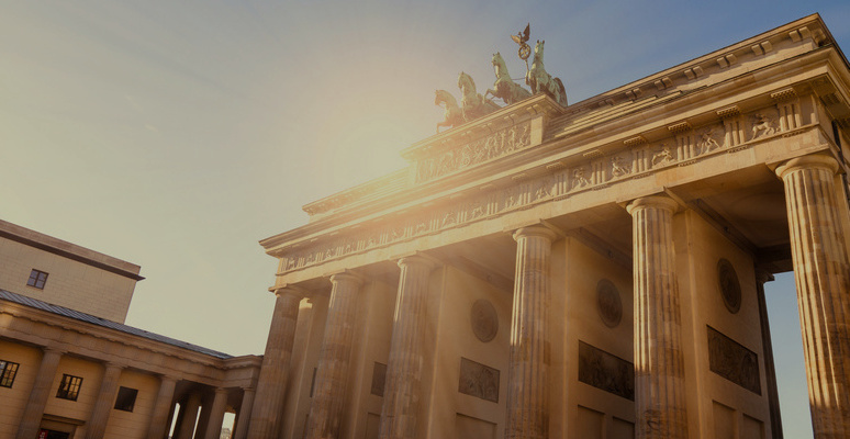 brandenburger tor im sonnenlicht